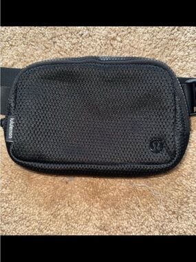 NWOT lululemon athletica Black Mesh Belt Bag